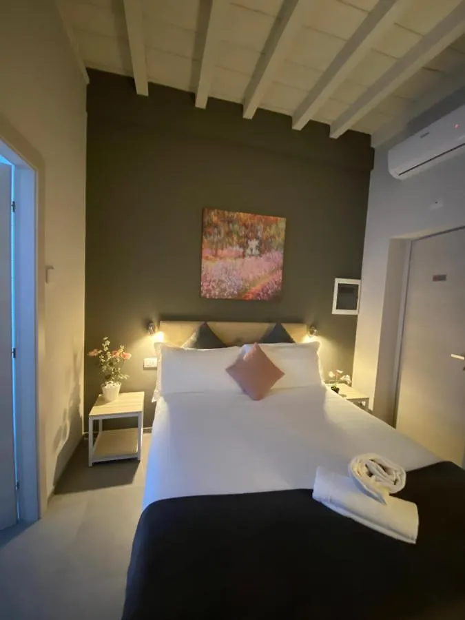 Lo Stallone -Malpensa Milan Airport Buscate Guest house